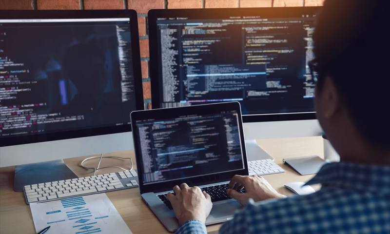 数据科学选型：R与Python如何赋能晋江市网站建设？